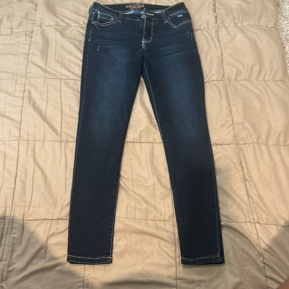 Dark washed skinny jeans